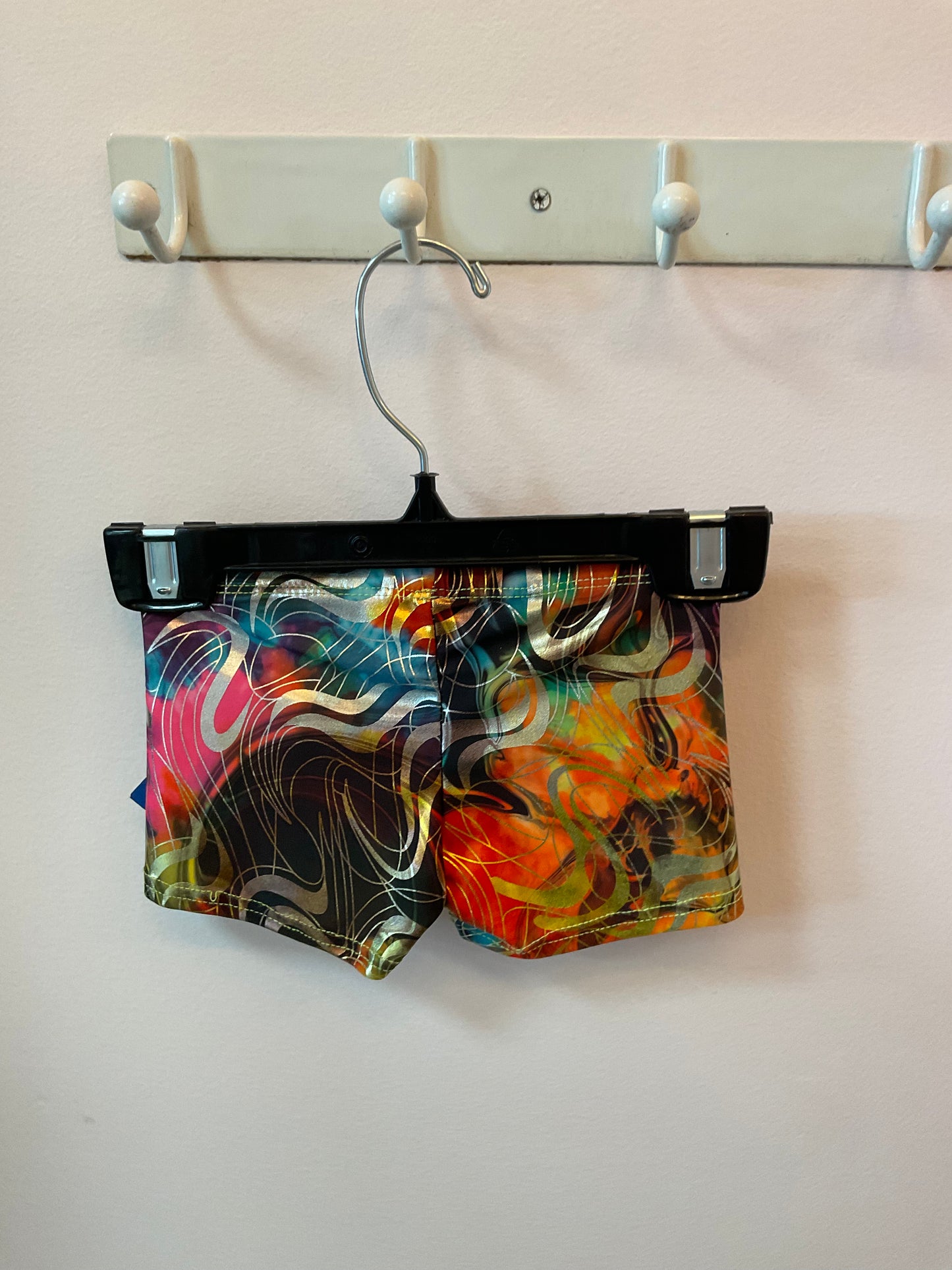 MOTIONWEAR LOW RISE SHORTS