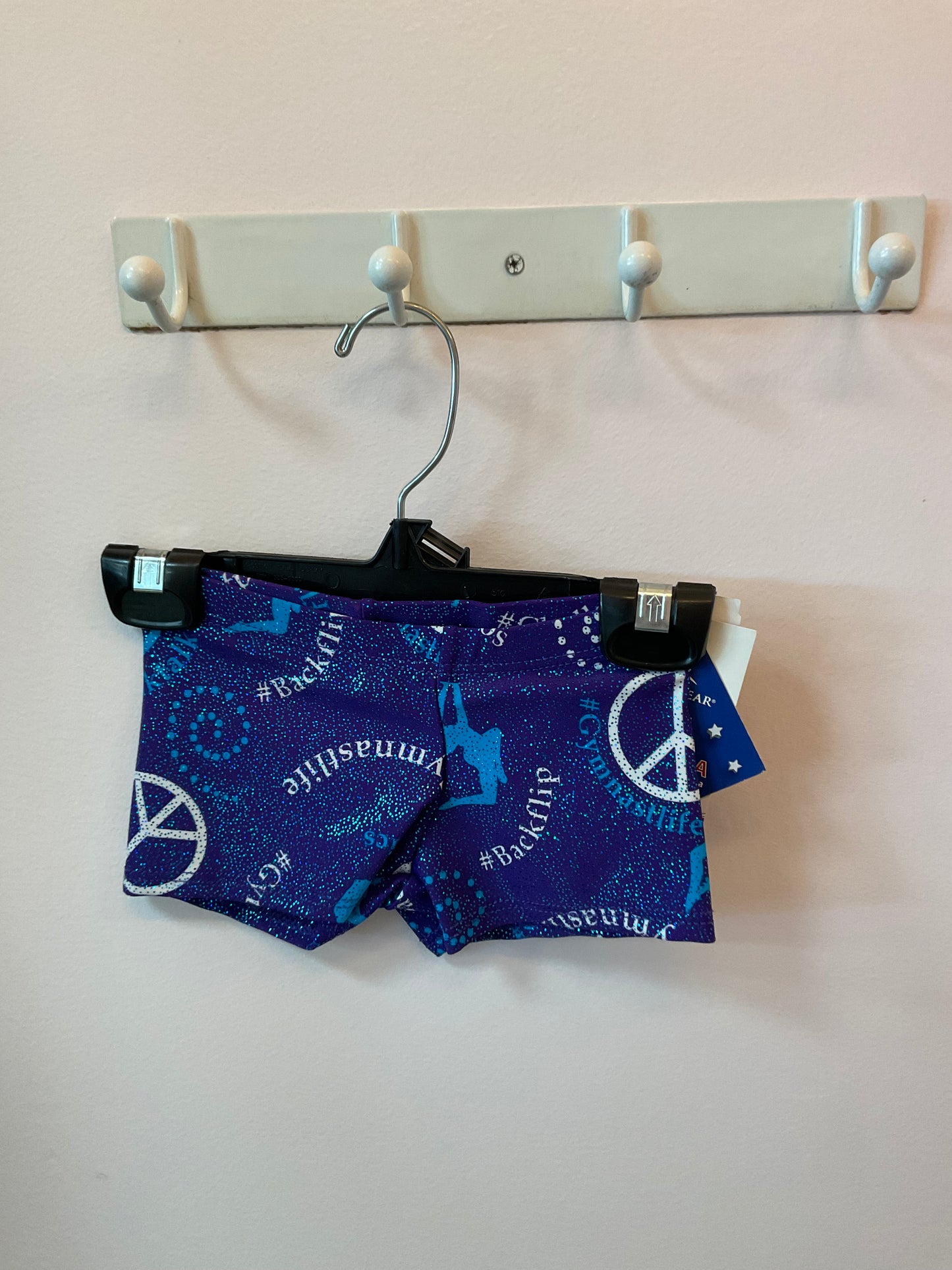 MOTIONWEAR LOW RISE SHORTS